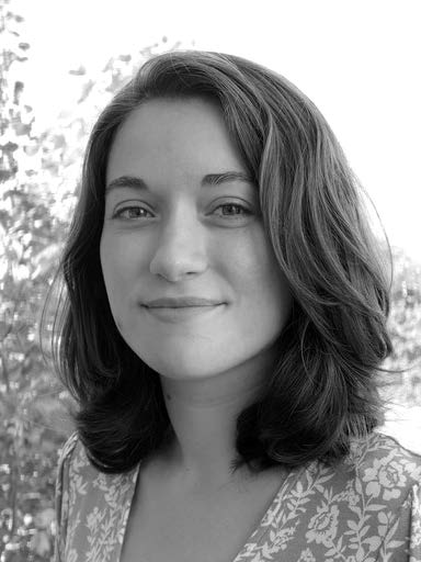 Lorena, qualified science teacher and founder of LR Tutoring